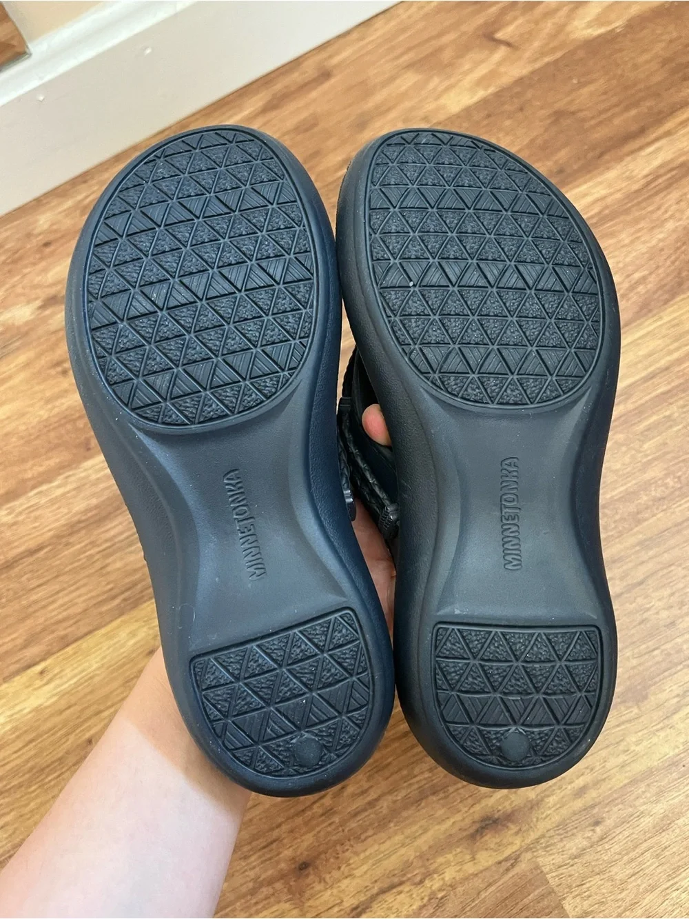 Minnetonka Kids Sandal Size 7